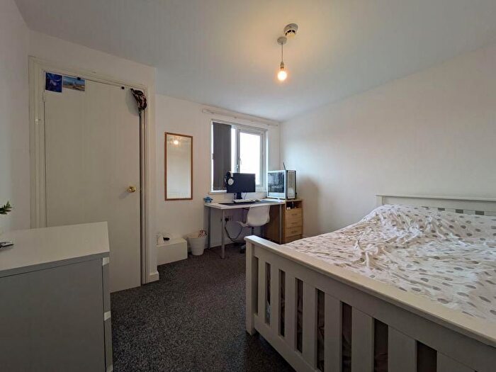 7 Bedroom Semi-Detached House To Rent In Harlaxton Drive, Nottingham, NG7