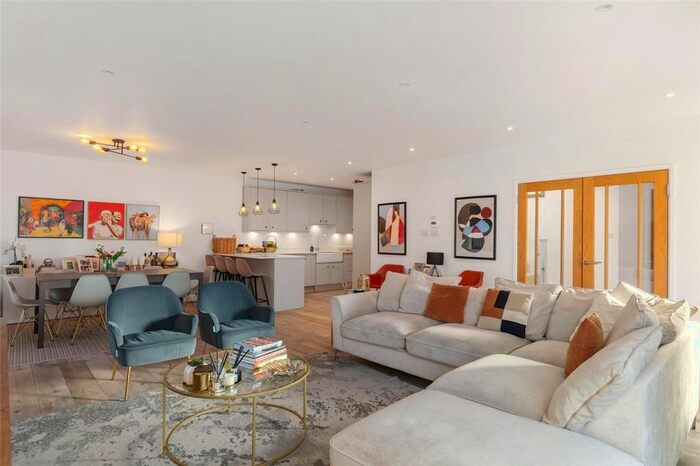 5 Bedroom Detached House To Rent In Rockland Road, London, SW15