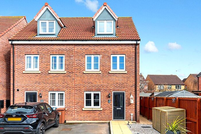 3 Bedroom Semi Detached House For Sale In Robson Avenue, Pocklington, York, YO42