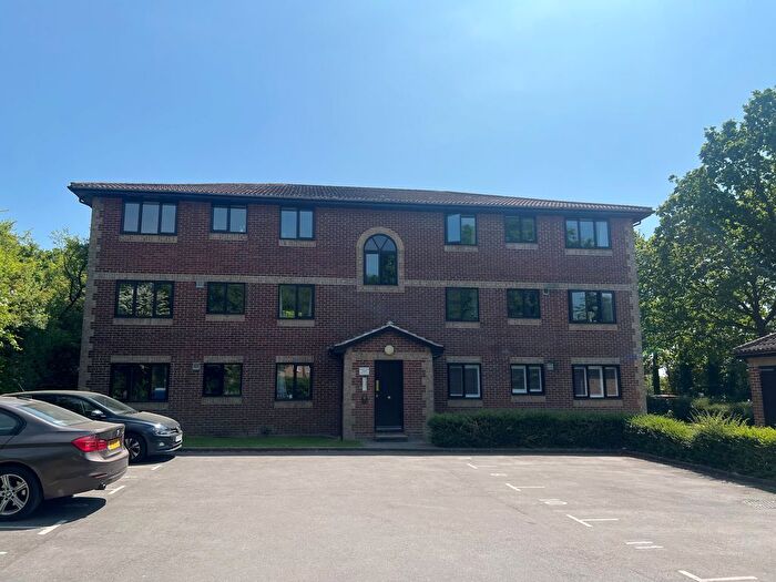 1 Bedroom Flat To Rent In Barrow Down Gardens, Southampton, SO19