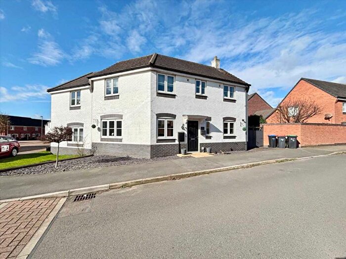 3 Bedroom Semi-Detached House For Sale In Meryton Grove, Kirkby In Ashfiled, NG17