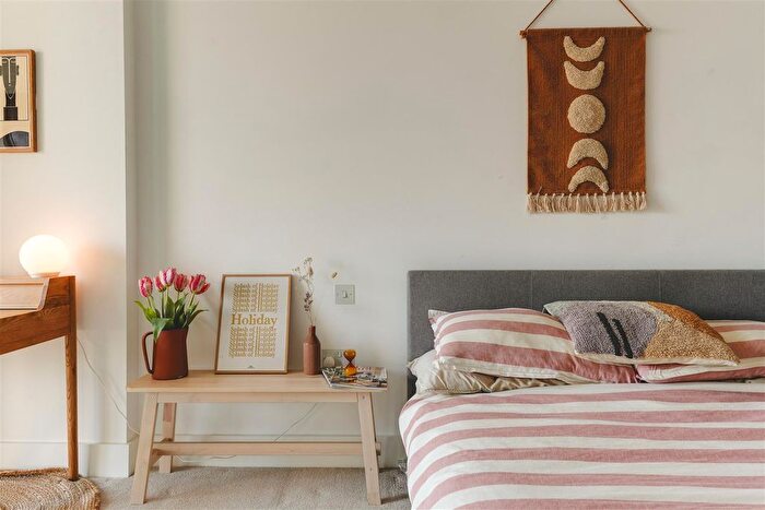 1 Bedroom Flat For Sale In Kingsland High Street, London, E8