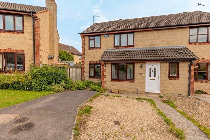 3 Bedroom Semi-Detached House To Rent In Leland Close, Malmesbury, SN16