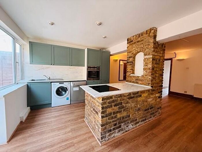 Property To Rent In Northborough Road, Slough, SL2