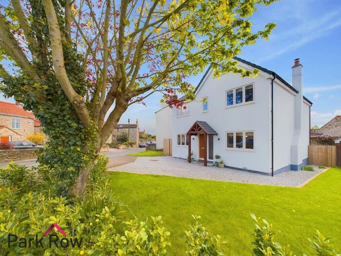 5 Bedroom Detached House For Sale In Lilac Oval, Hillam, Leeds, LS25