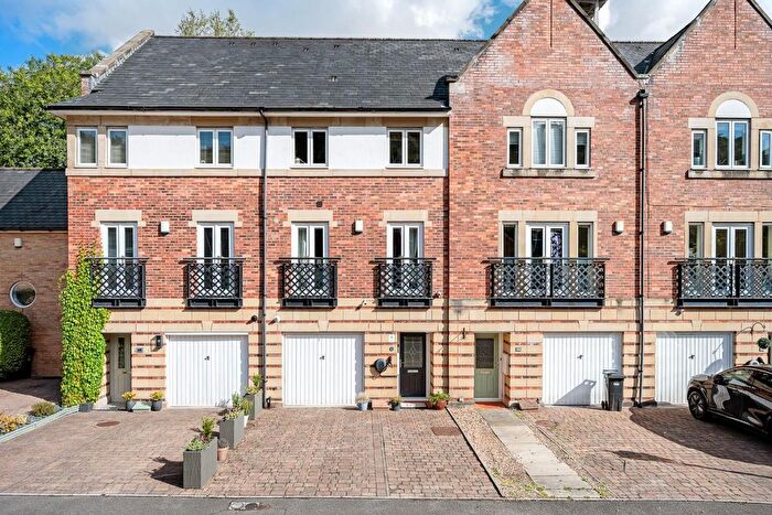 4 Bedroom Town House For Sale In Threadfold Way, Eagley, Bolton, BL7