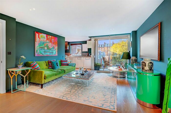 2 Bedroom Flat To Rent In Crabtree Place, London, W1T