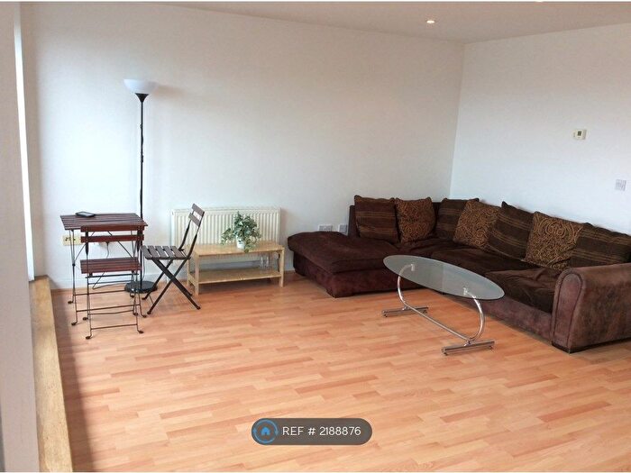 2 Bedroom Flat To Rent In Meadowside Quay Square, Glasgow, G11