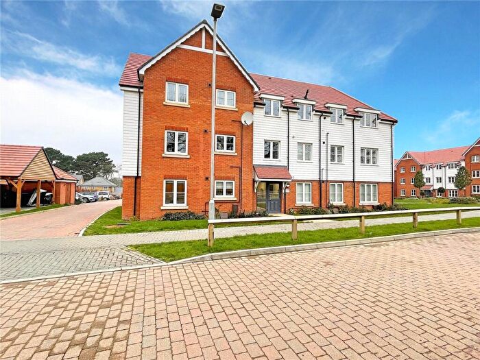 2 Bedroom Flat To Rent In Fontwell, BN18