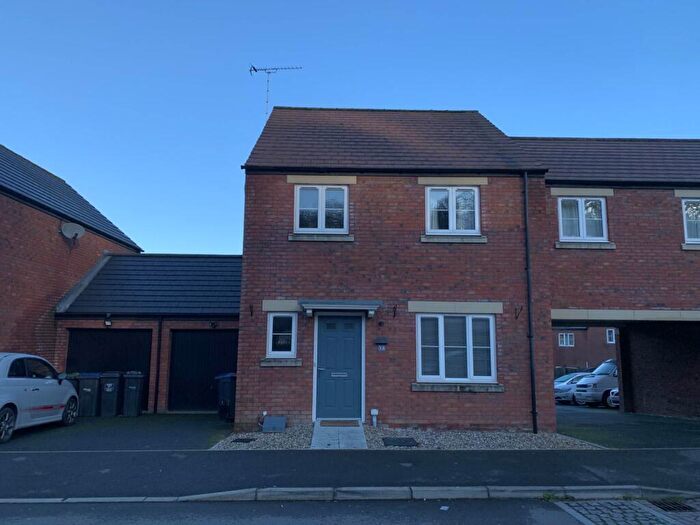 4 Bedroom Semi-Detached House To Rent In Vespasian Road, Marlborough, SN8