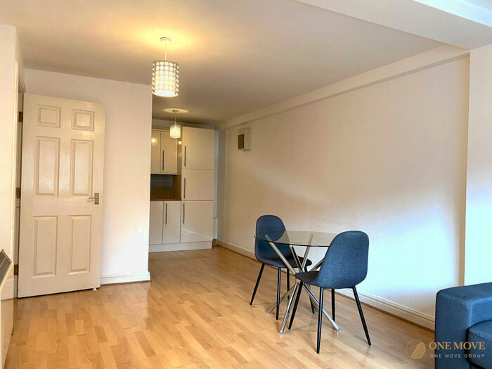2 Bedroom Apartment To Rent In Bombay Street, Manchester, M1