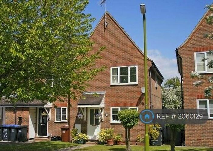 3 Bedroom End Of Terrace House To Rent In Salmon Close, Welwyn Garden City, AL7