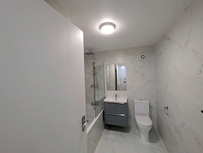 1 Bedroom Flat To Rent In Droop Street, London, W10