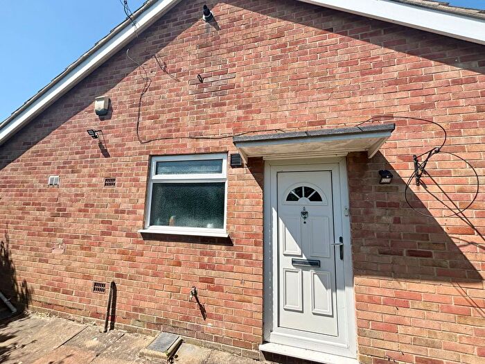 2 Bedroom Detached Bungalow To Rent In Severn Road, Oadby, LE2