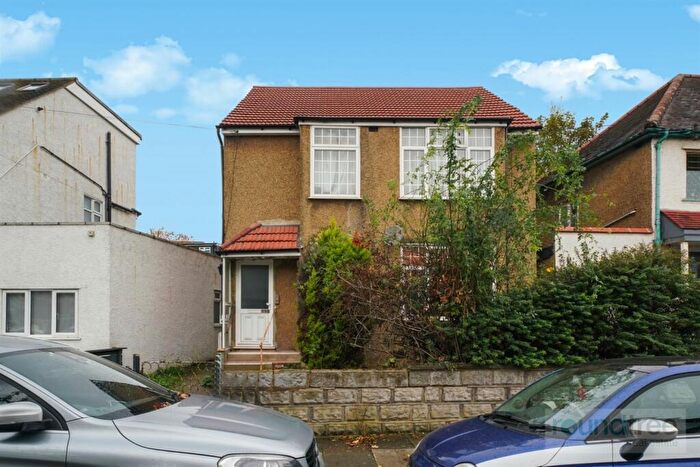 2 Bedroom Apartment For Sale In Kings Close, NW4