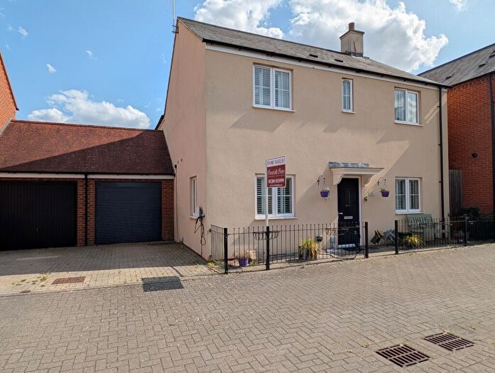 4 Bedroom Detached House For Sale In Spindle Mews, Buckingham, MK18