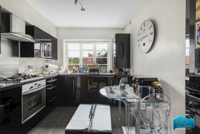 2 Bedroom Apartment To Rent In Ossulton Way, East Finchley, London, N2