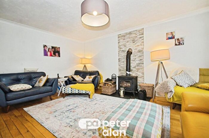 4 Bedroom End Of Terrace House For Sale In Windsor Place, Ynysybwl, Pontypridd, CF37