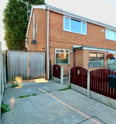 3 Bedroom Terraced House To Rent In Highfields Drive, Bilsthorpe, Newark, NG22