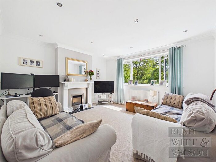 2 Bedroom Flat For Sale In Winchester Road, Hawkhurst, TN18