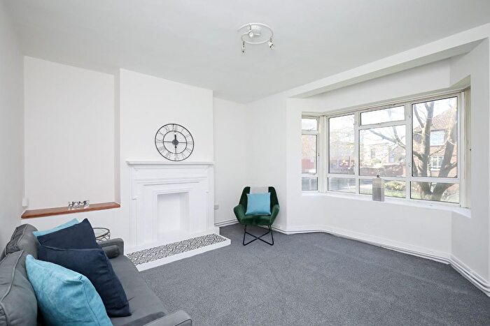 1 Bedroom Flat For Sale In Toland Square, London, SW15