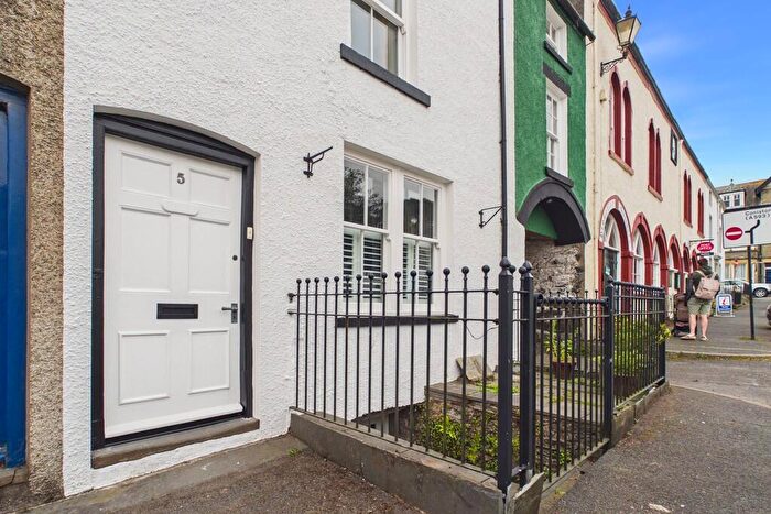3 Bedroom Cottage For Sale In The Square, LA20