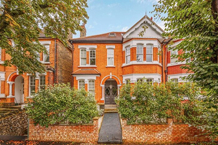 2 Bedroom Flat To Rent In Granville Gardens, London, W5