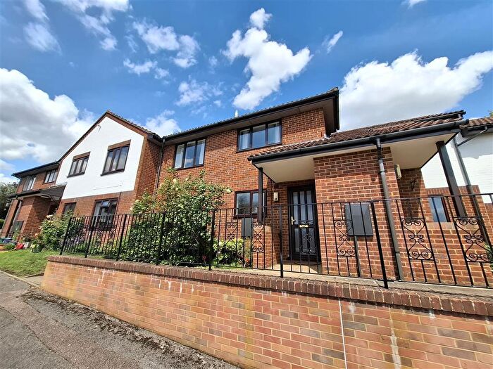 2 Bedroom Maisonette To Rent In Fairhill, Hemel Hempstead, HP3