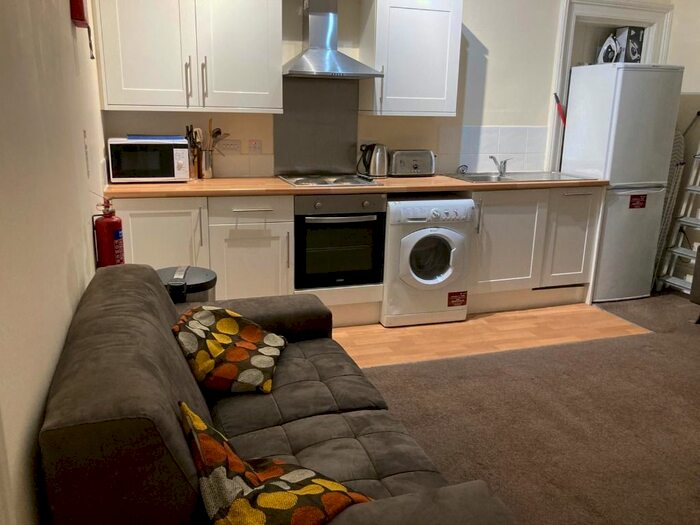 2 Bedroom Flat To Rent In Forest Park Road, West End, Dundee, DD1