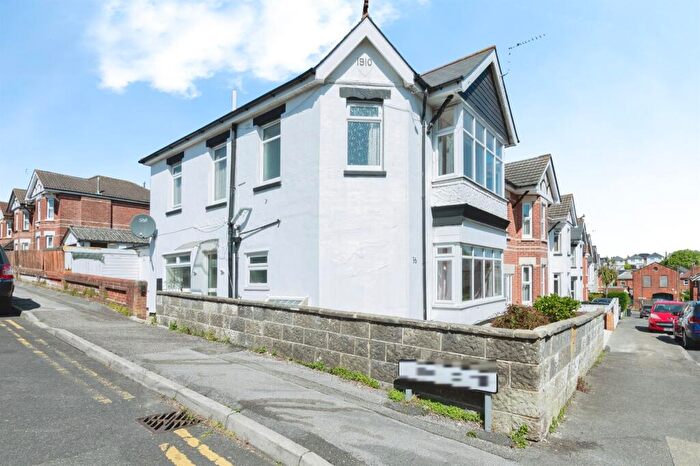 3 Bedroom Detached House For Sale In Abbott Road, Bournemouth, BH9