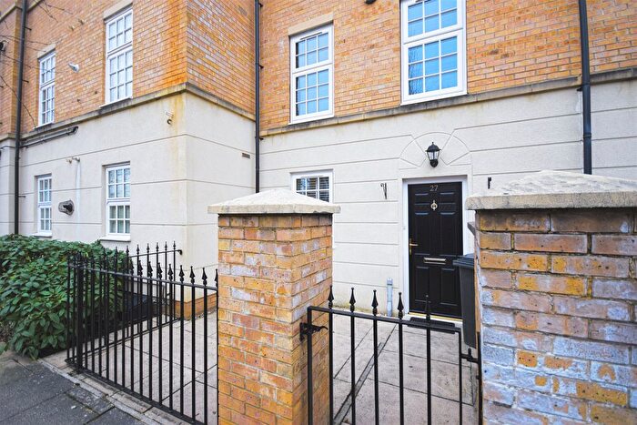 3 Bedroom Town House To Rent In Phoenix Boulevard, York, YO26