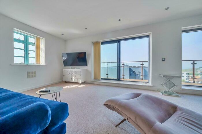 2 Bedroom Flat To Rent In Longridge Avenue, Saltdean, BN2