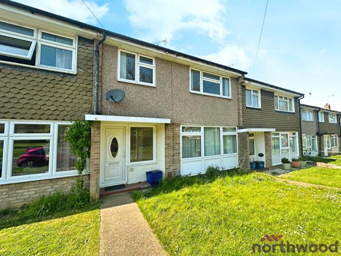 3 Bedroom Terraced House For Sale In Treecot Drive, Leigh-on-Sea, SS9