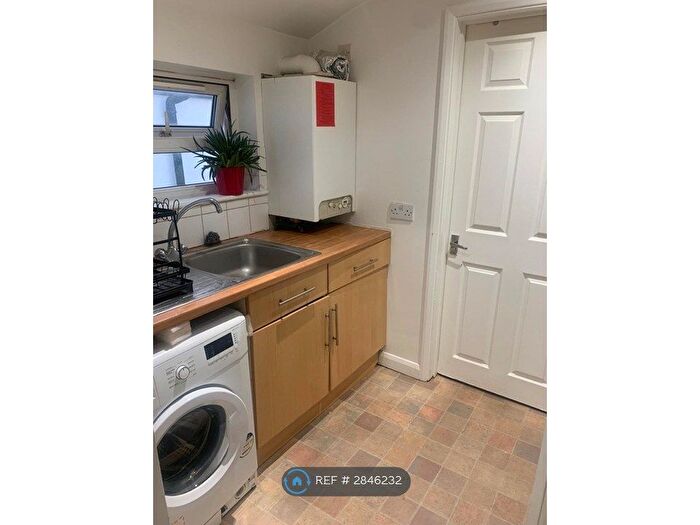 1 Bedroom Terraced House To Rent In Harvey Road, London, E11