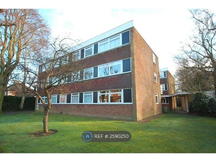2 Bedroom Flat To Rent In Highland Avenue, Brentwood, CM15