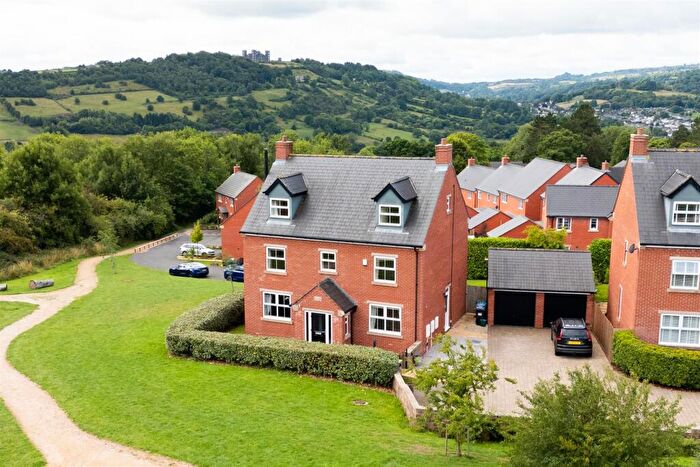 5 Bedroom Detached House For Sale In Pingle Rise, Matlock, DE4