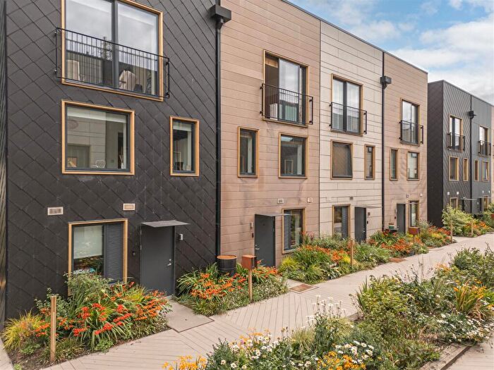 4 Bedroom Town House For Sale In Solar Avenue, Leeds, LS9