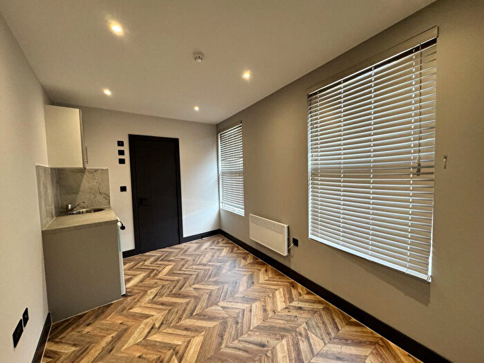 Studio To Rent In Newington Green Road, London, N1