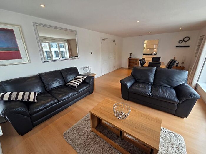 2 Bedroom Flat To Rent In Dempsey Court, West End, Aberdeen, AB15