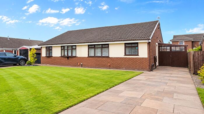 2 Bedroom Semi Detached Bungalow For Sale In New Barn Avenue, Ashton-In-Makerfield, WN4