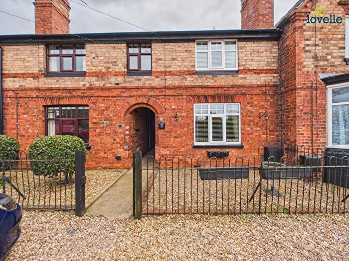 3 Bedroom End Of Terrace House For Sale In Western Avenue, Saxilby, LN1