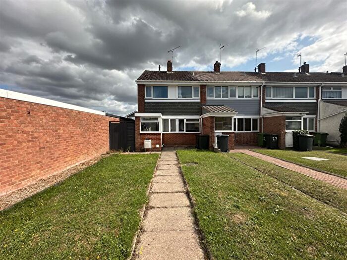 3 Bedroom End Of Terrace House For Sale In Silver Walk, Nuneaton, CV10