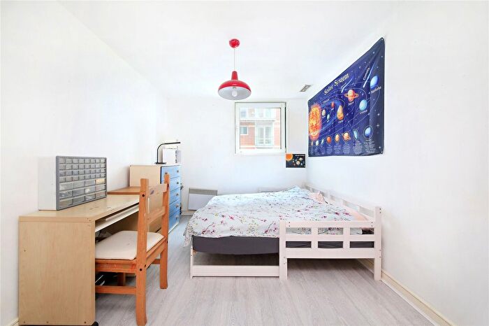 1 Bedroom Flat For Sale In Salamanca Place, London, SE1