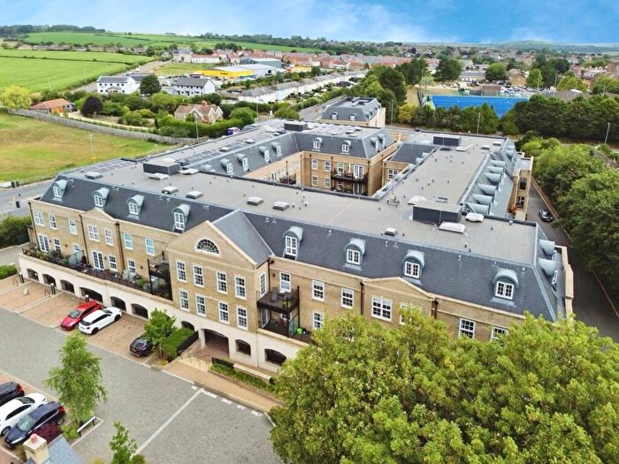 2 Bedroom Flat For Sale In Canon Woods Close, Sherborne, Dorset, DT9