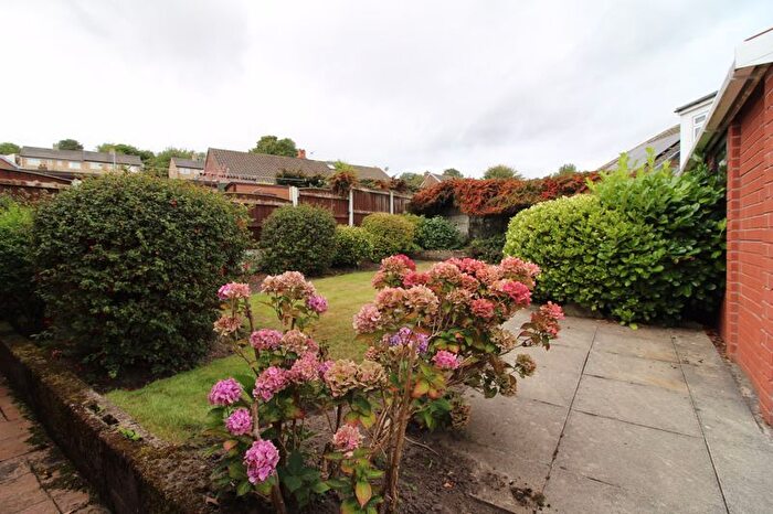 2 Bedroom Semi-detached Bungalow For Sale In Mill House View, Upholland, WN8