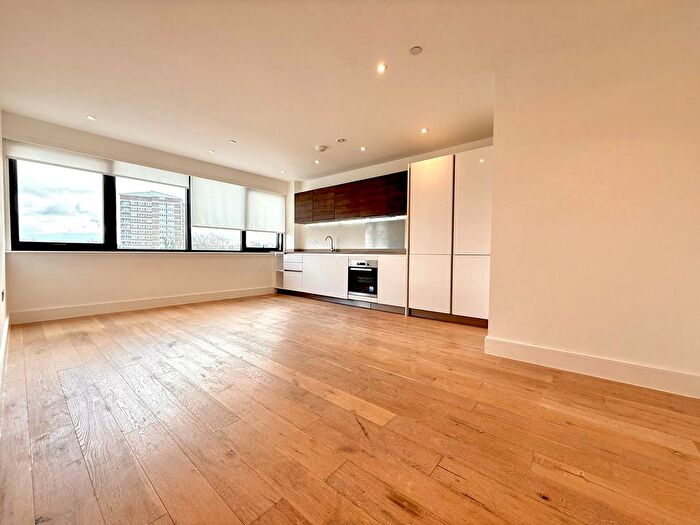 2 Bedroom Flat To Rent In Romney Place, Maidstone, ME15