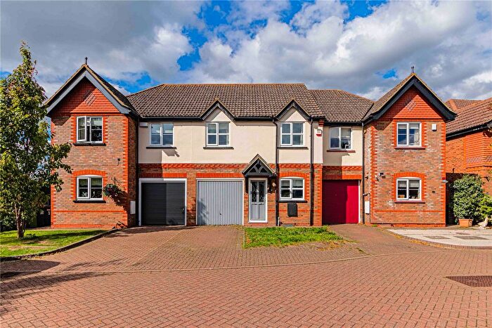 3 Bedroom Terraced House For Sale In Lords Mead, Eaton Bray, Central Bedfordshire, LU6