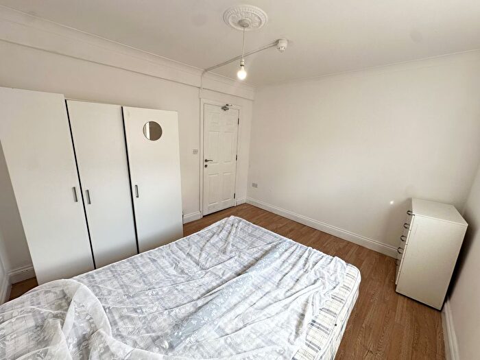 Studio To Rent In Rookery Close, Colindale, London, NW9