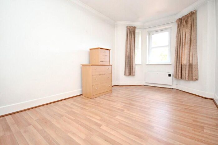 2 Bedroom Flat To Rent In Firs Glen Road, Bournemouth, Dorset, BH9