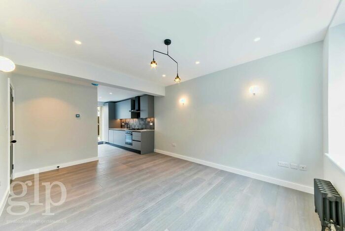 2 Bedroom Flat To Rent In Earlham Street, Covent Garden, WC2H
